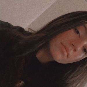 Meet your Posher, Amalia